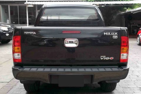 Zadní, černý, ocelový nárazník pro Toyotu Hilux VII AN20 2005-2015