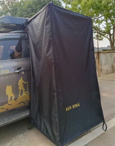 Venkovní  sprchový kout na auto